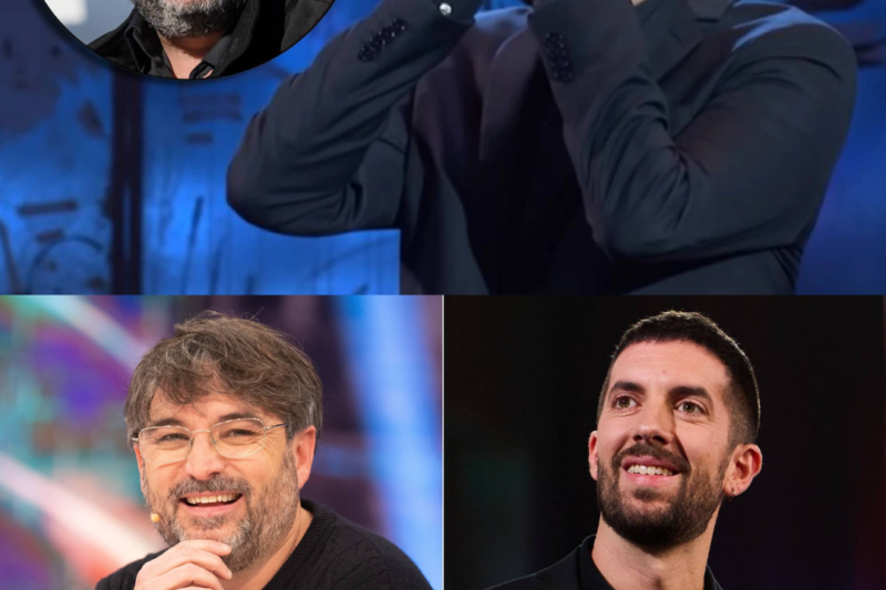 El momento siguió creciendo. David Broncano no solo reaccionó: dejó entrever que lo vivido con Jordi Évole en La Revuelta no fue casual. Gestos tensos, silencios incómodos… y una escena que ahora se analiza detalle a detalle. ¿Fue solo un instante incómodo… o el reflejo de algo más profundo entre ambos?