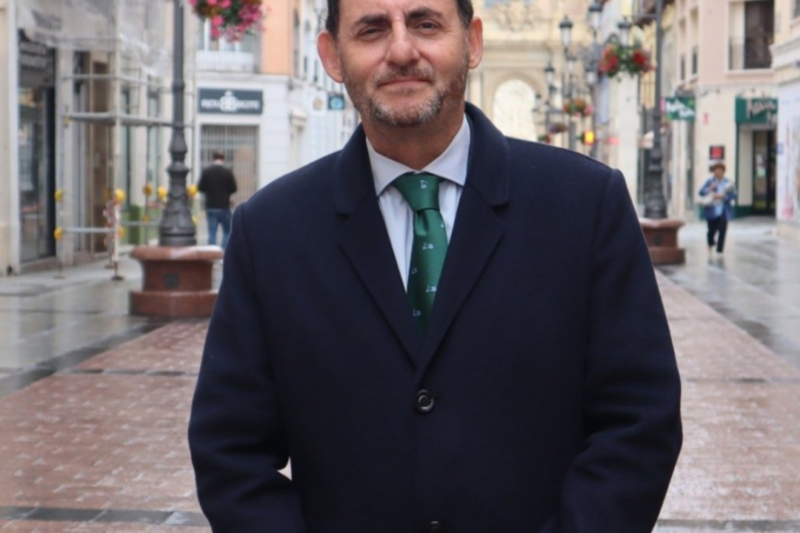 Del parlamento regional… al corazón del poder en Madrid. Tras sellar su pacto con el PP, Vox mueve ficha en Aragón y propone a Javier Alonso como senador autonómico. El abogado zaragozano dejaría su escaño en las Cortes para dar el salto a la Cámara Alta, en una operación que confirma que el acuerdo no era solo para gobernar… sino también para repartir influencia. Cada pacto tiene premio. Y cada nombramiento, un mensaje.(hh)